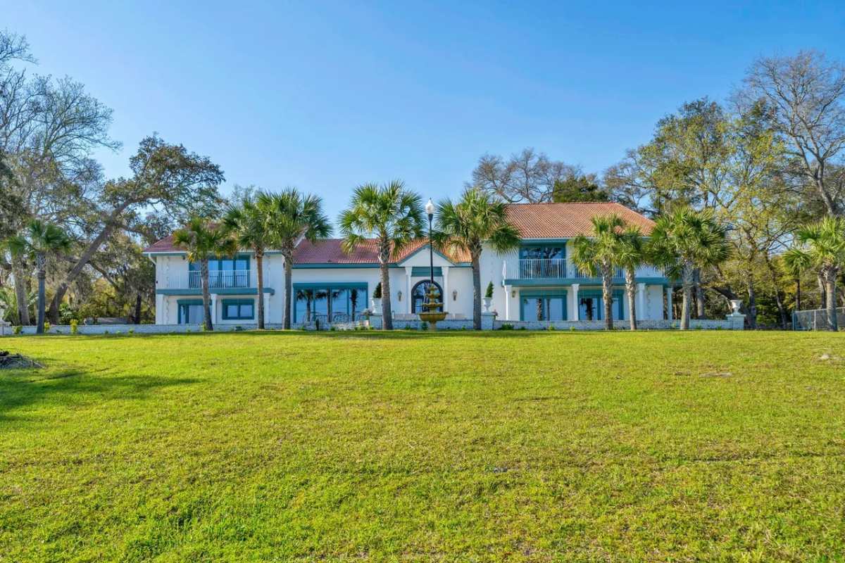 photos of an estate for sale in Freeport, Florida, Eden Mansion
